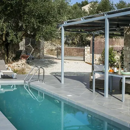 Villa Sleeps 2 Pool Air Con Wifi