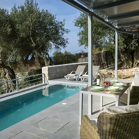 Villa Sleeps 2 Pool Air Con Wifi *